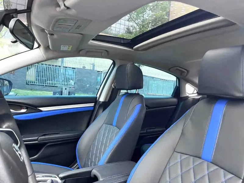 Vehicle photo 9