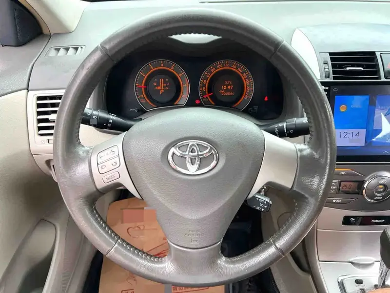 Vehicle photo 6