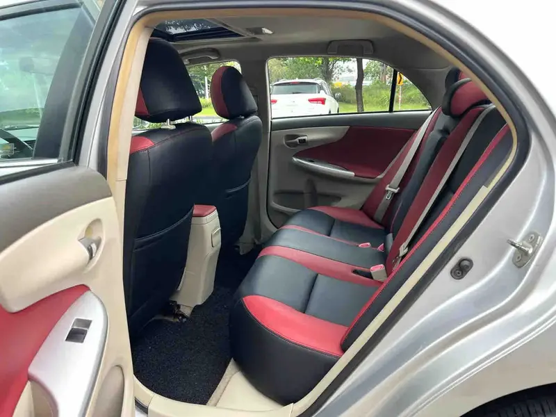 Vehicle photo 7