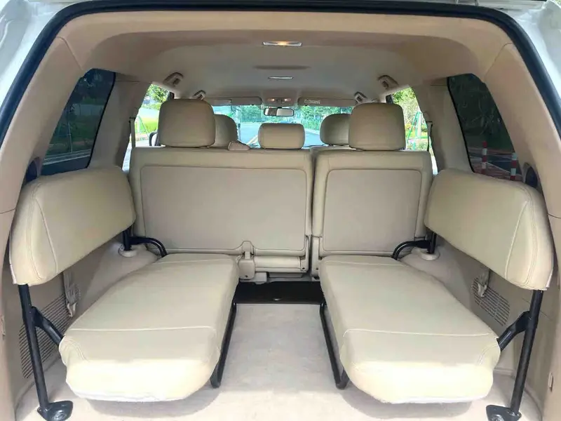 Vehicle photo 13
