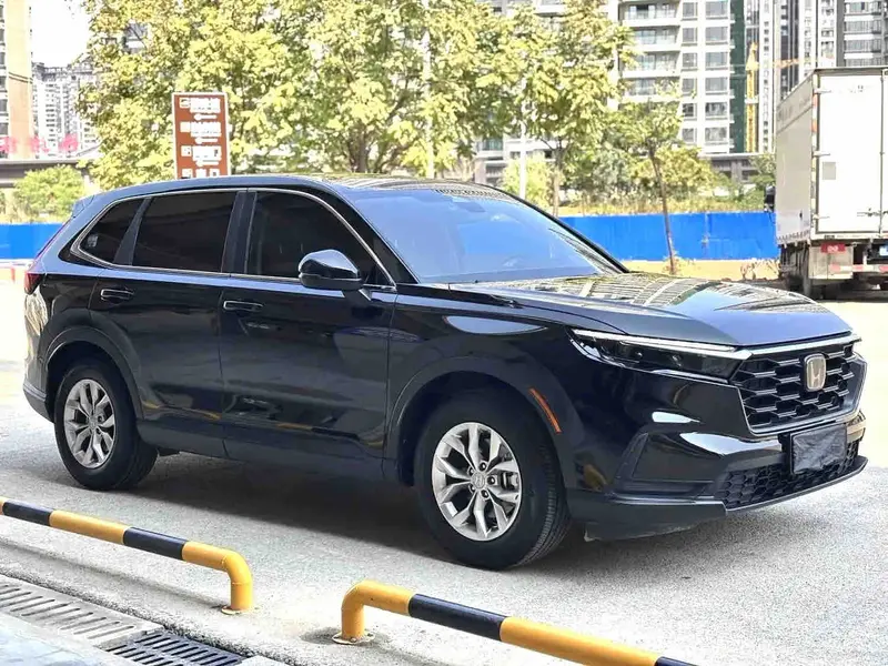 Vehicle photo 3