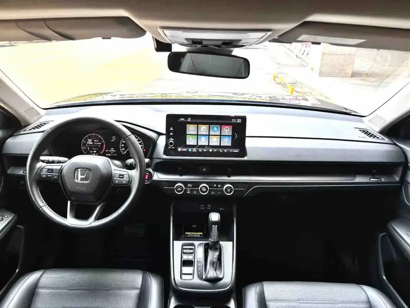 Vehicle photo 8