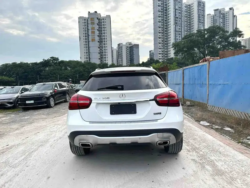 Vehicle photo 5