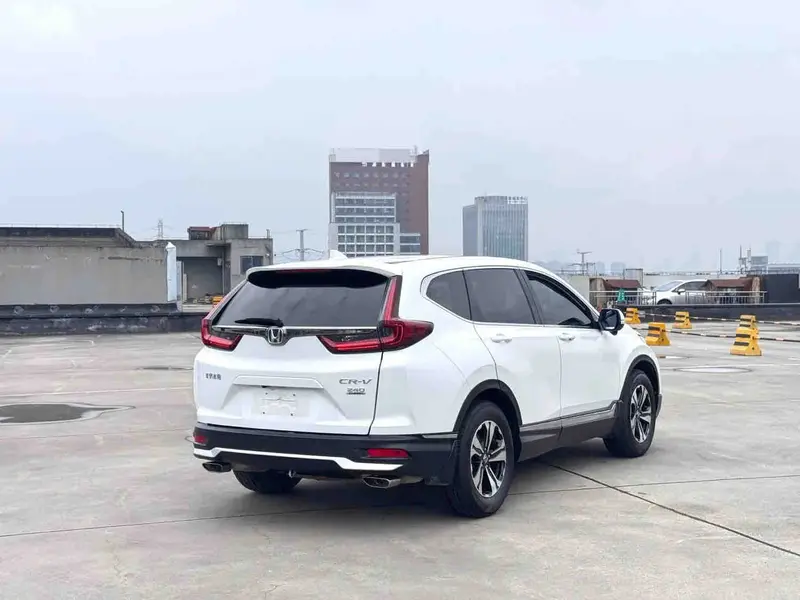 Vehicle photo 4