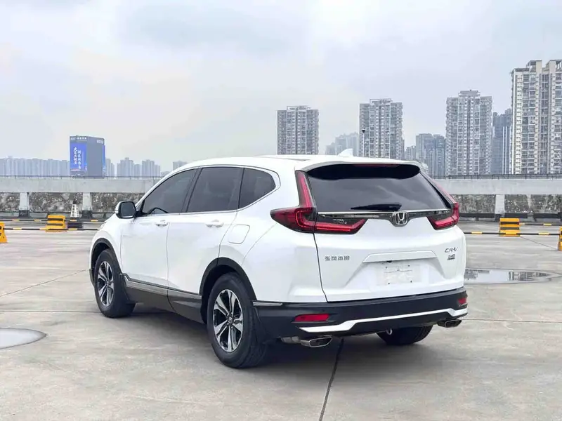 Vehicle photo 5