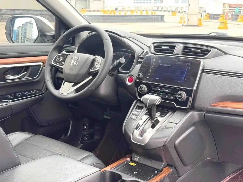 Vehicle photo 9