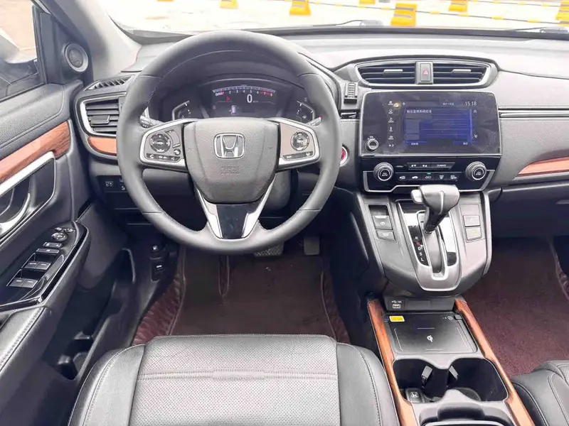 Vehicle photo 11