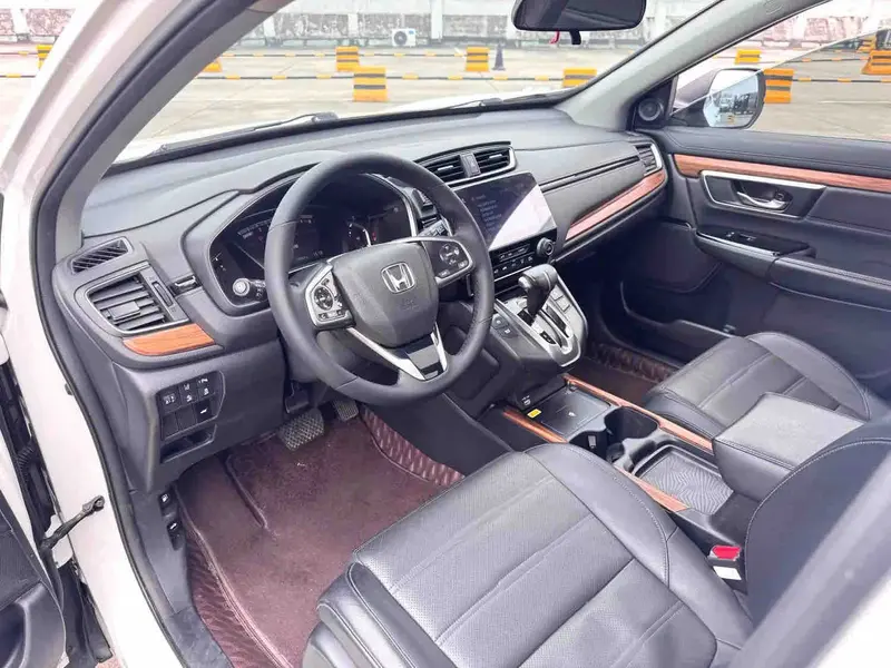 Vehicle photo 12