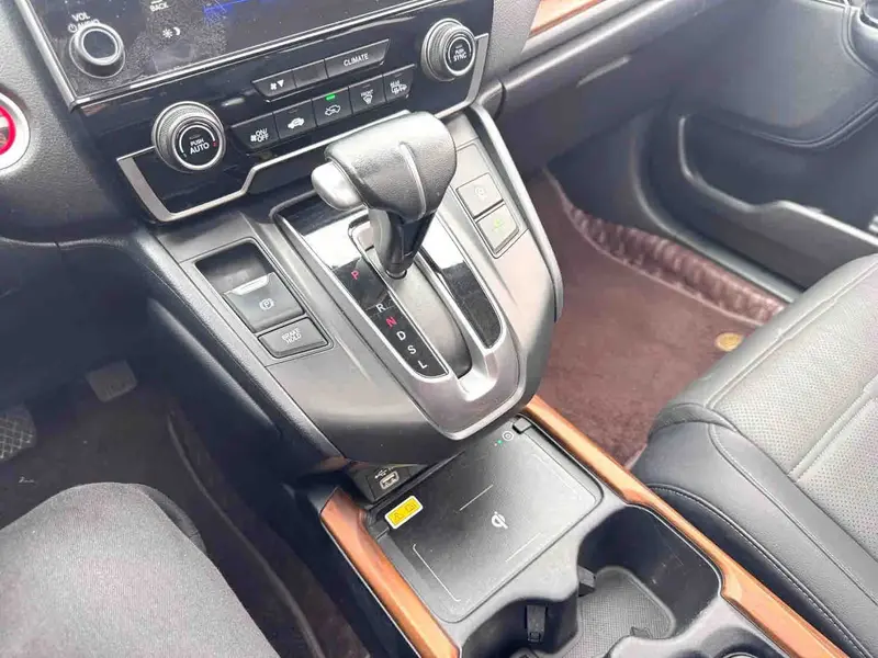 Vehicle photo 15