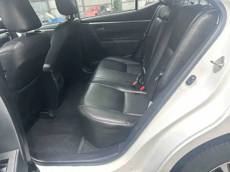 Vehicle photo 8