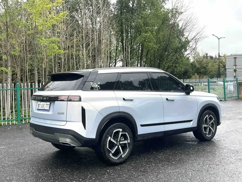 Vehicle photo 5