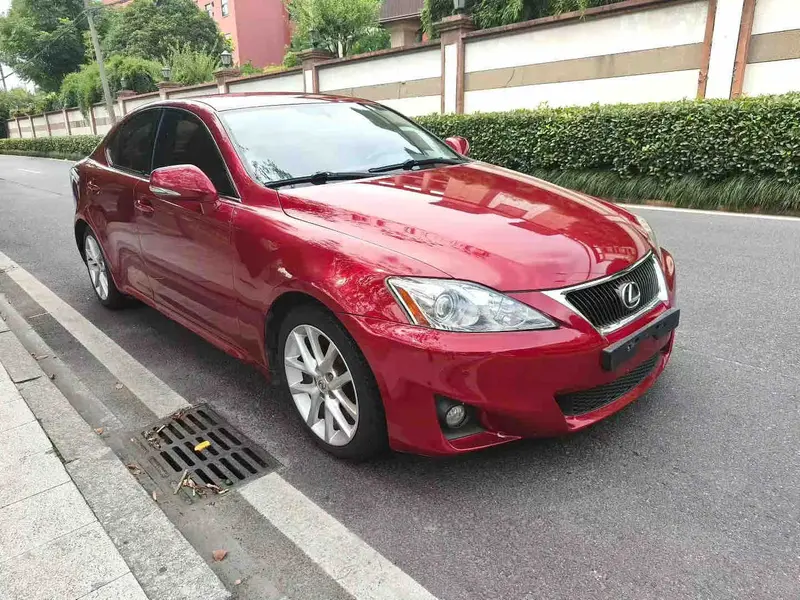 Vehicle photo 3