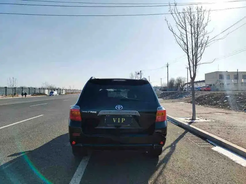 Vehicle photo 5