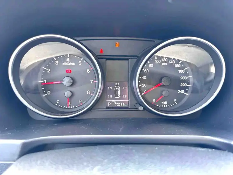 Vehicle photo 6