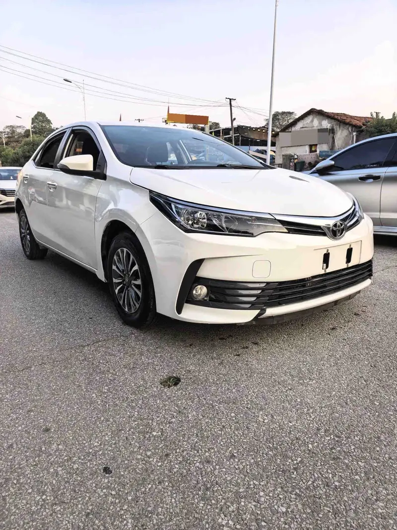Vehicle photo 2