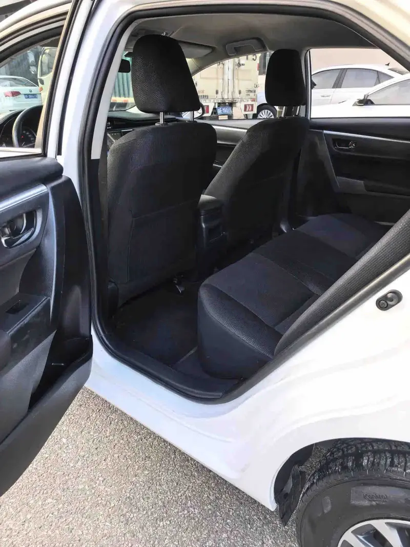 Vehicle photo 8