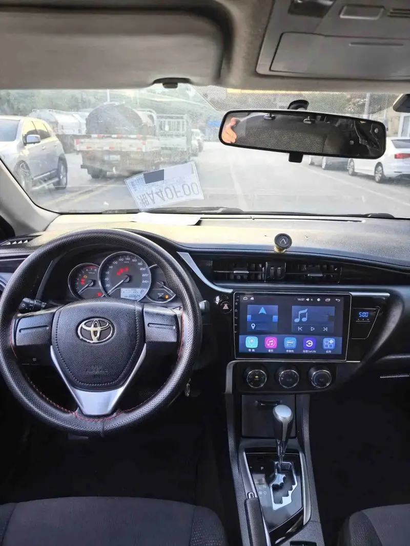 Vehicle photo 9