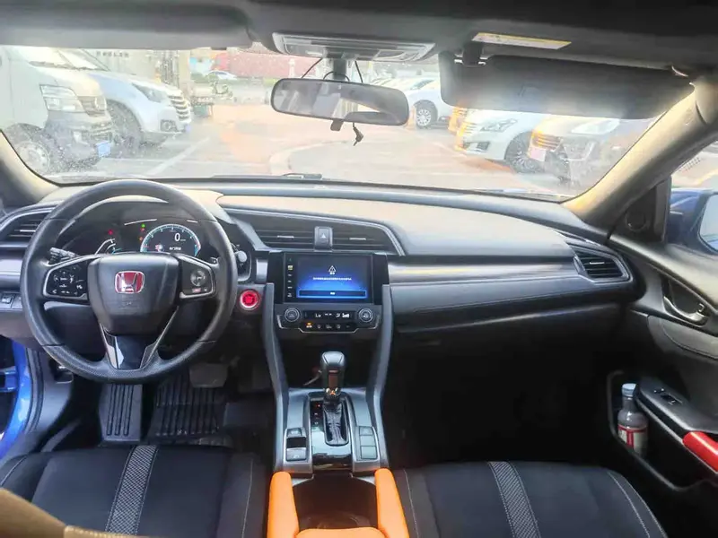 Vehicle photo 3