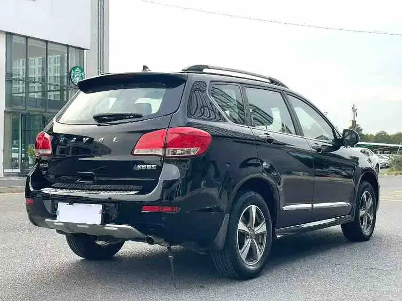 Vehicle photo 4
