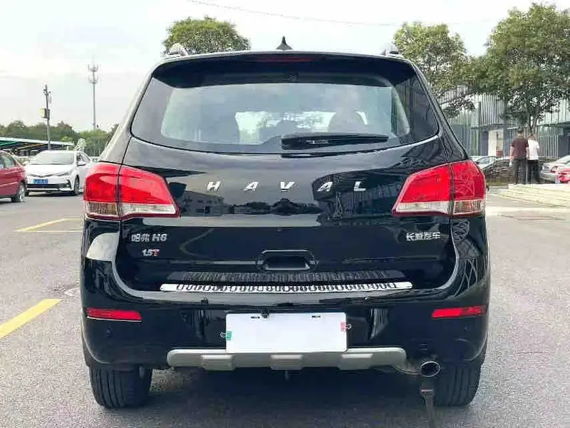 Vehicle photo 5