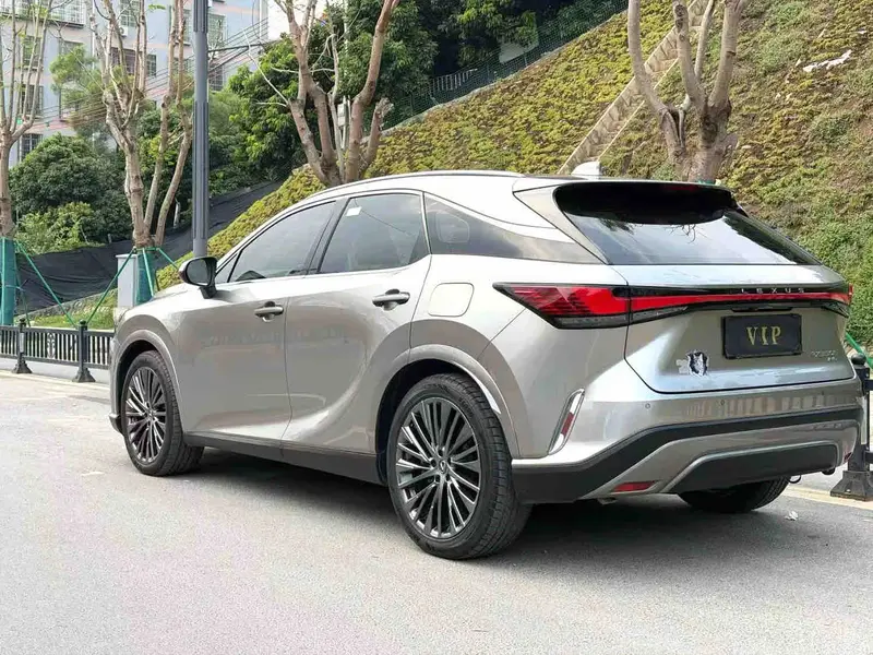 Vehicle photo 2