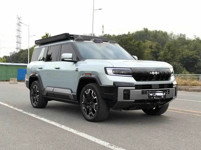 Vehicle photo 2
