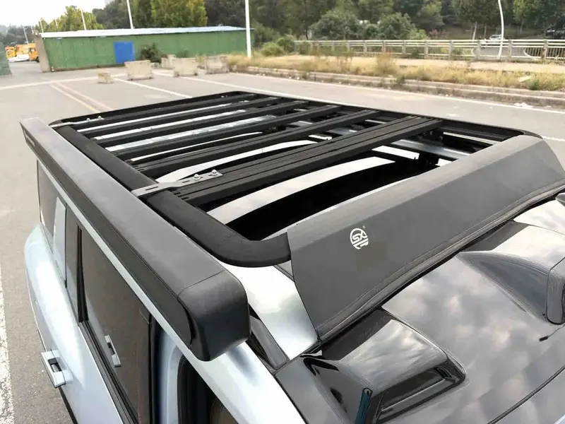 Vehicle photo 9