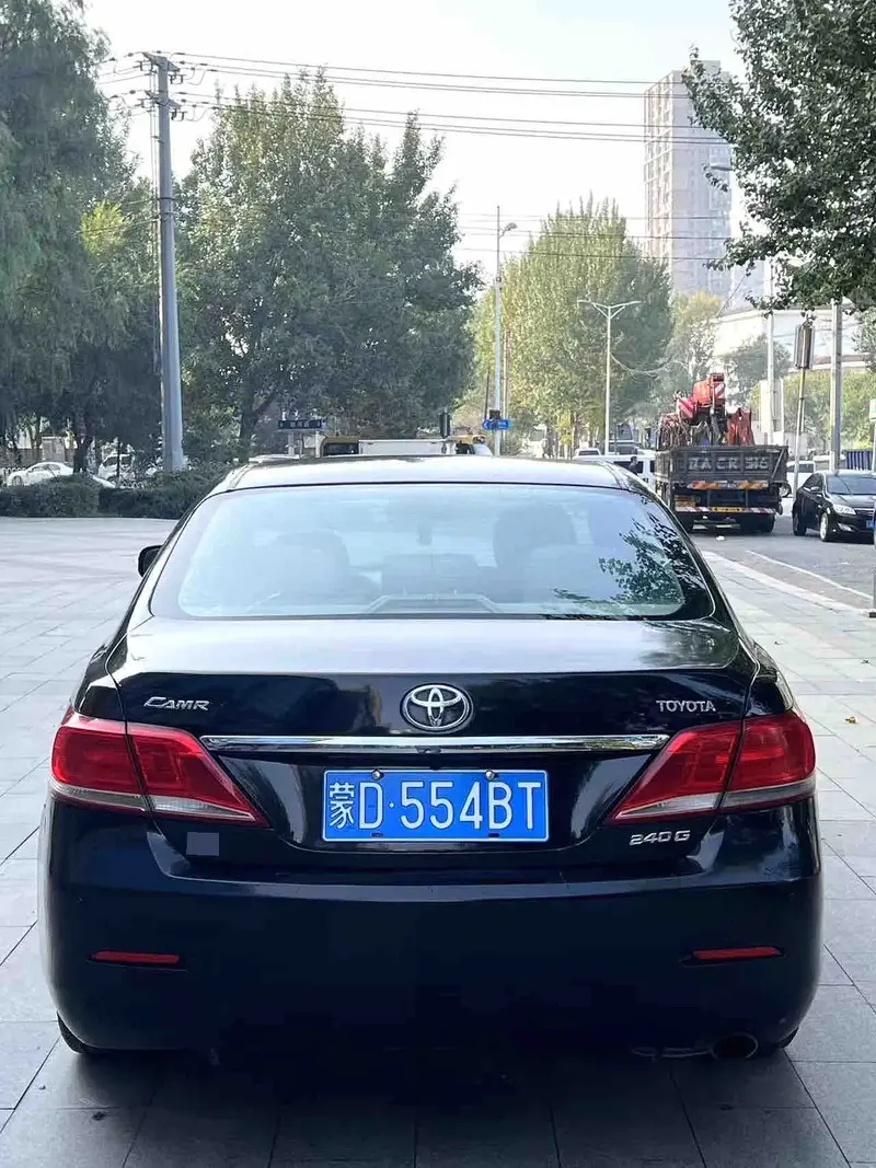 Vehicle photo 5