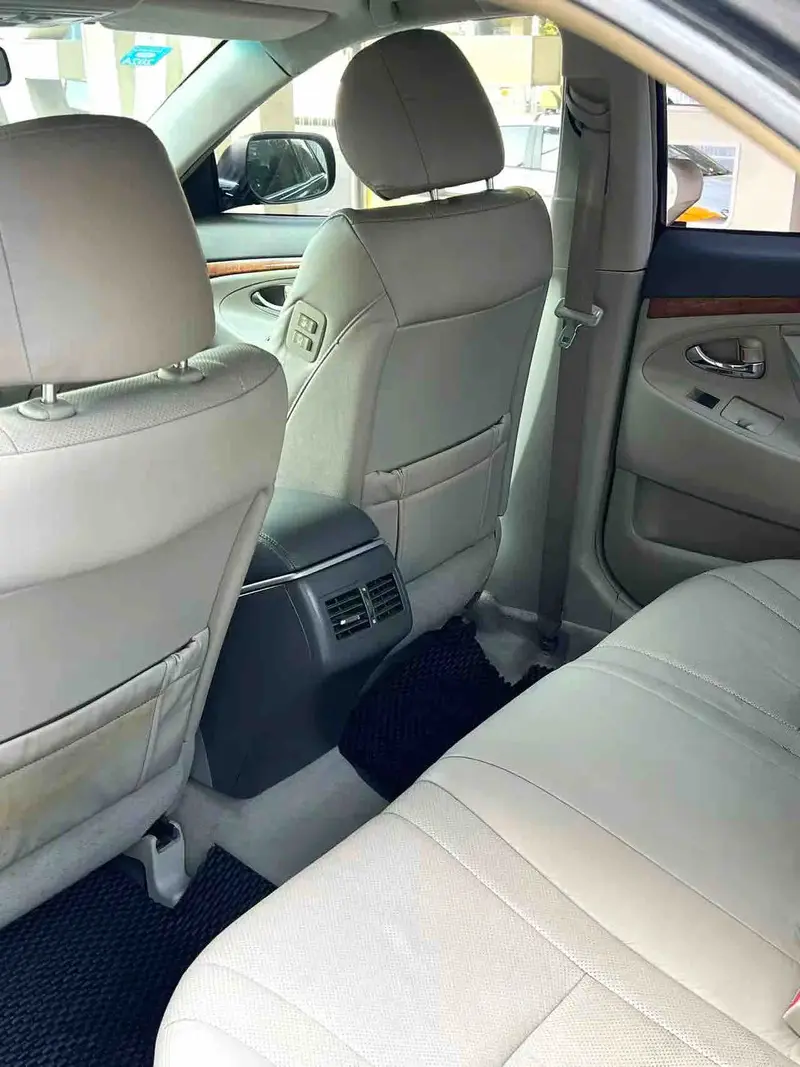 Vehicle photo 8