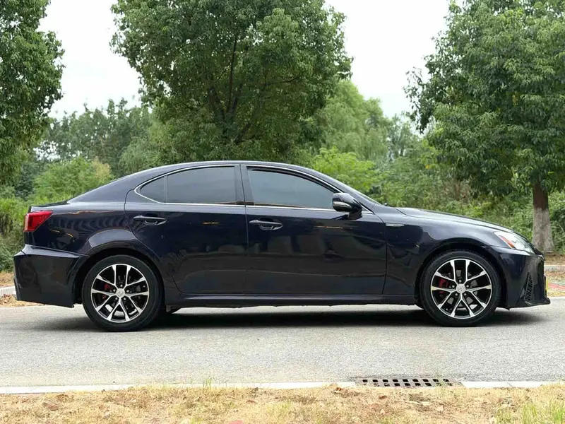 Vehicle photo 4
