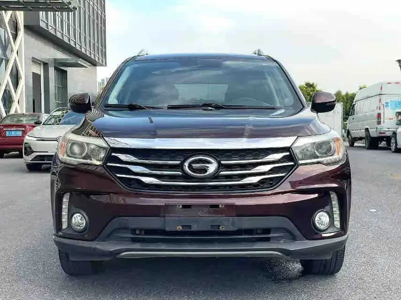 Vehicle photo 3