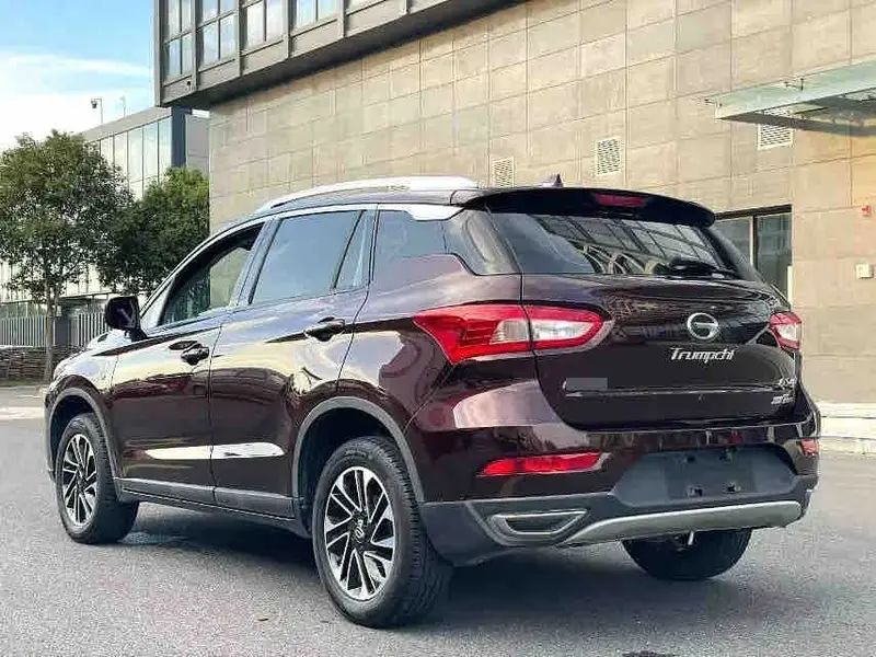 Vehicle photo 4