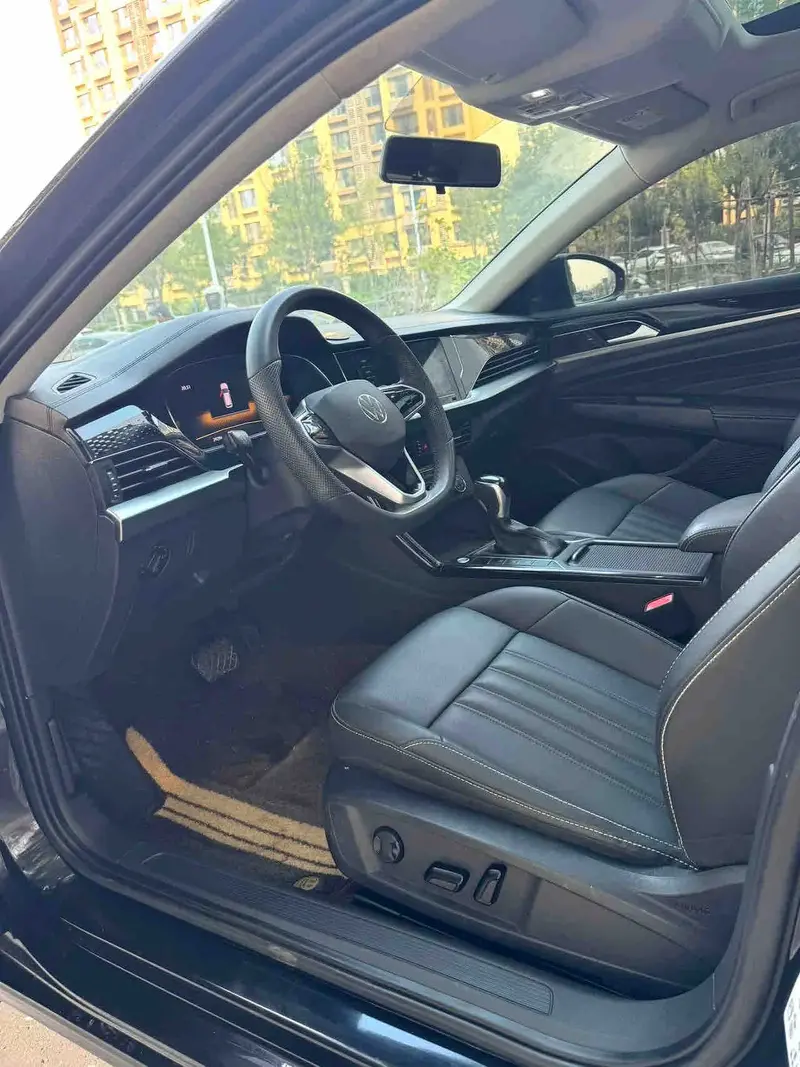 Vehicle photo 5