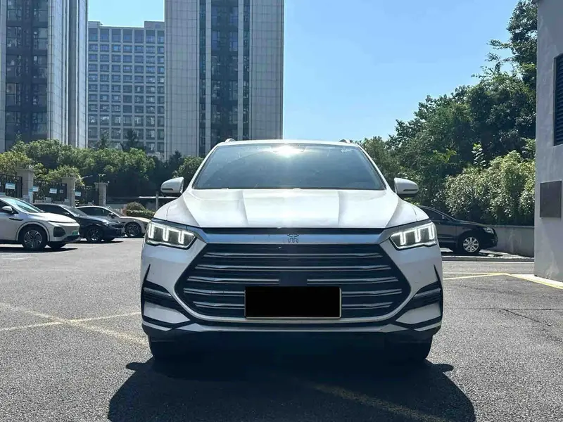 Vehicle photo 2