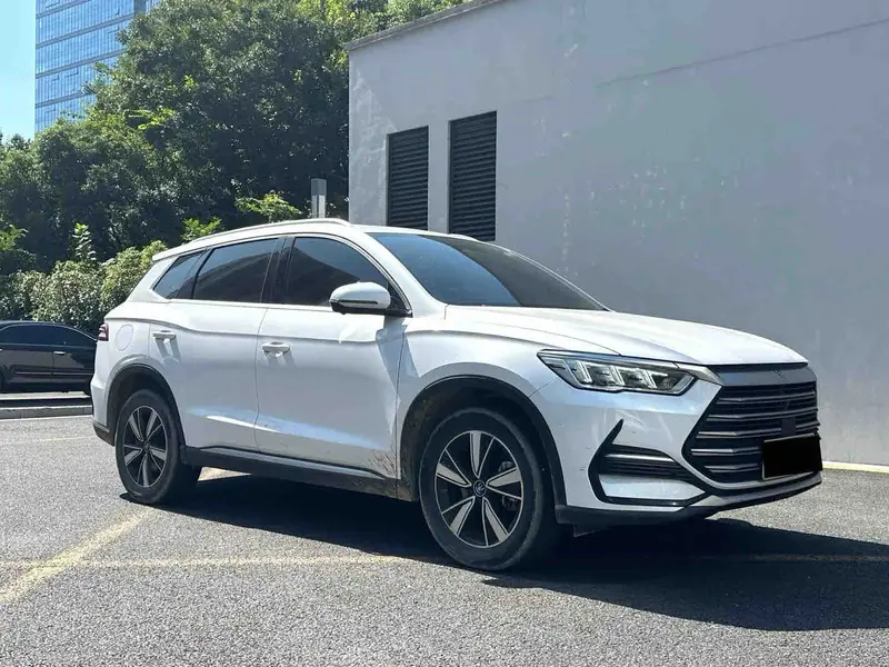 Vehicle photo 3