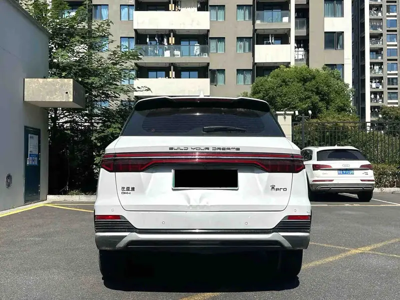 Vehicle photo 5
