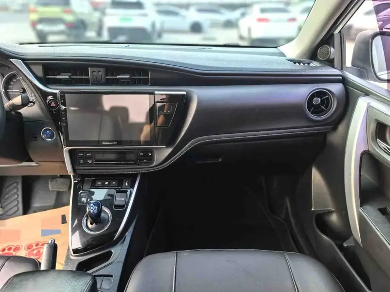 Vehicle photo 4