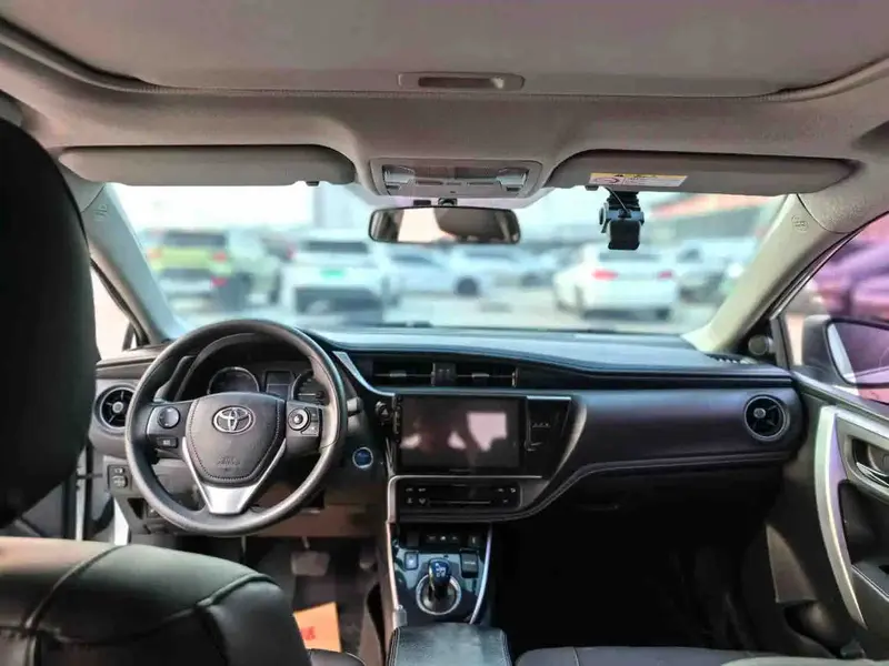 Vehicle photo 5
