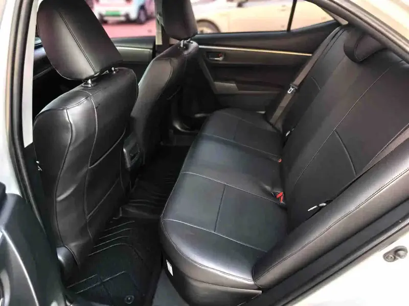Vehicle photo 7
