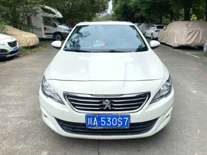 Vehicle photo 3