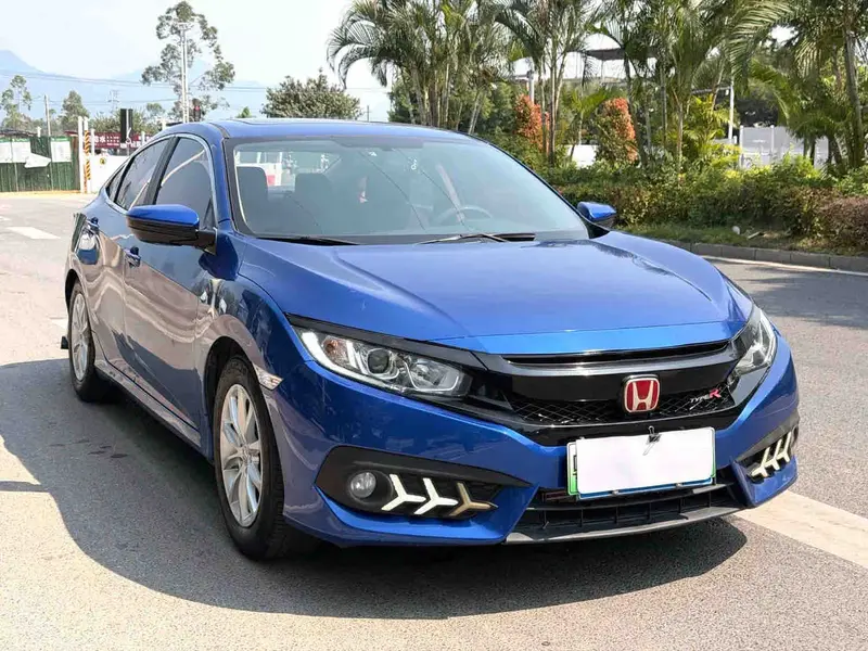 Vehicle photo 2