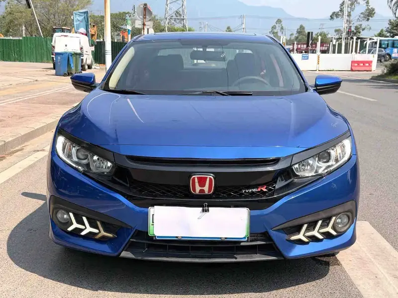 Vehicle photo 3