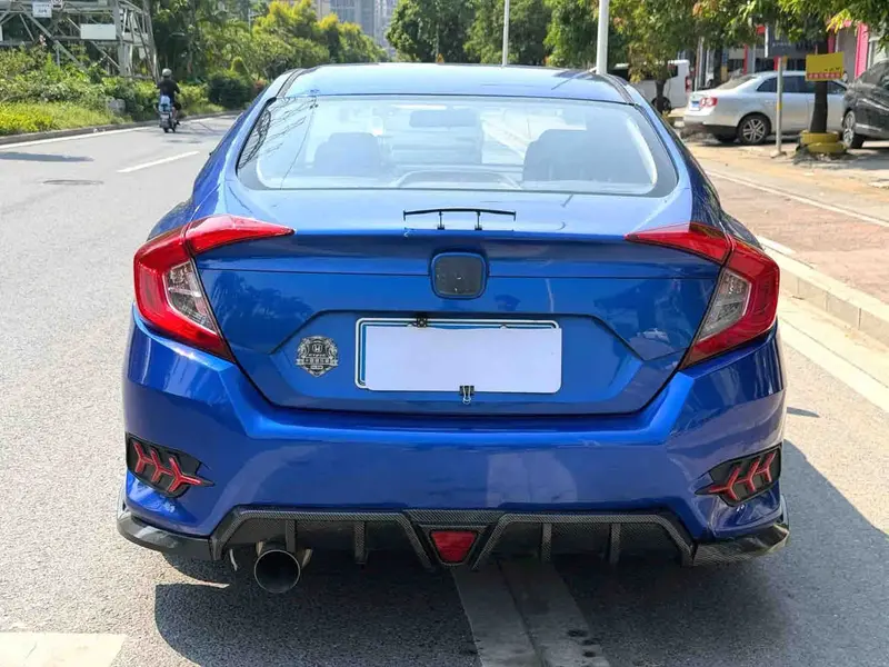 Vehicle photo 6