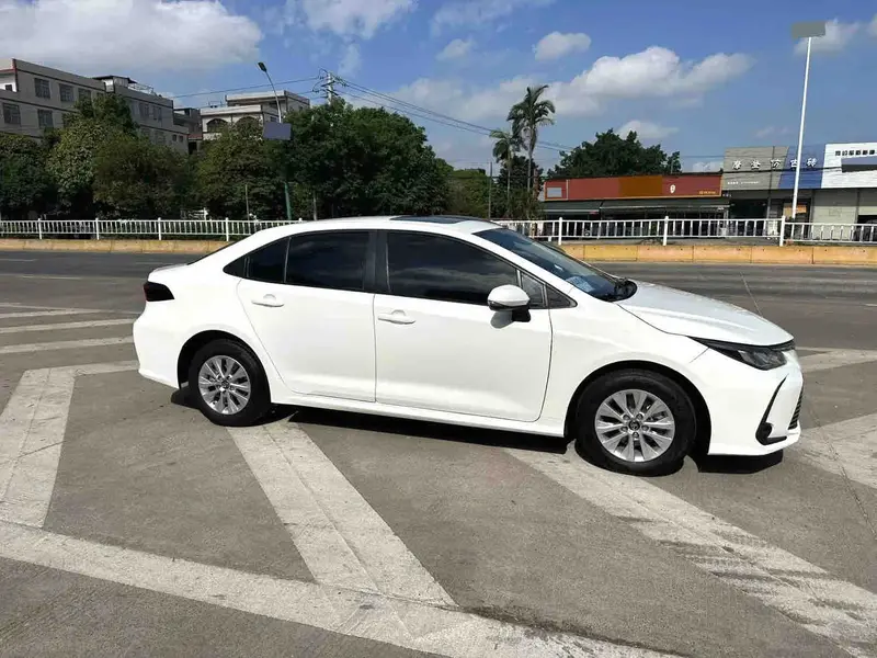 Vehicle photo 2