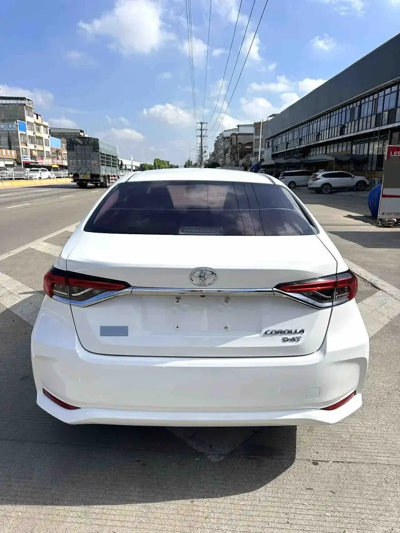 Vehicle photo 4
