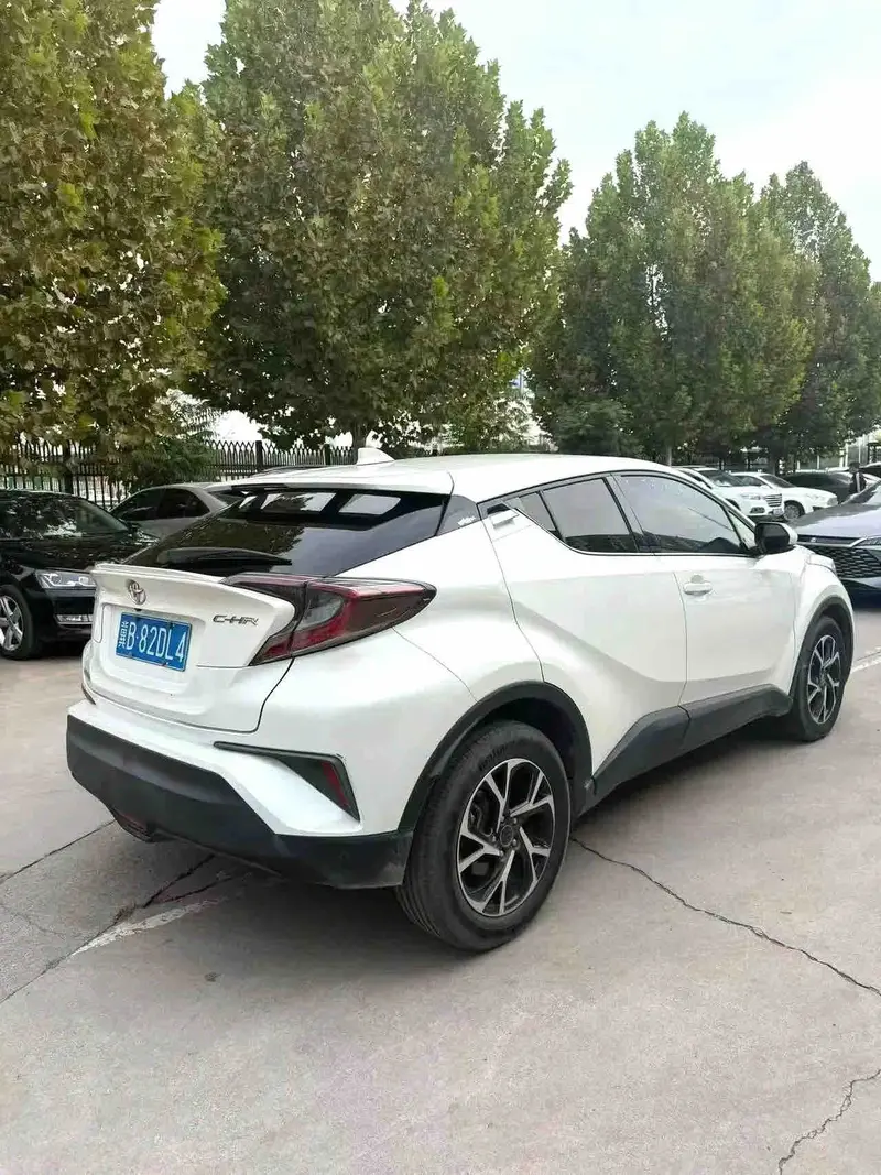 Vehicle photo 3