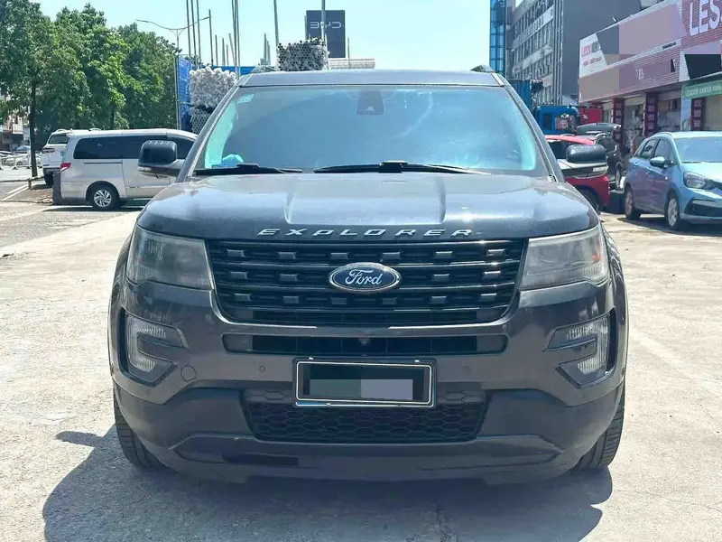 Vehicle photo 2