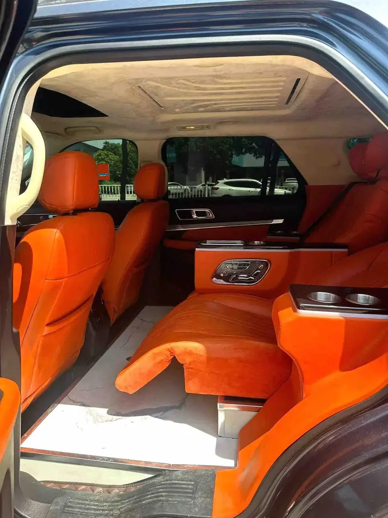 Vehicle photo 5