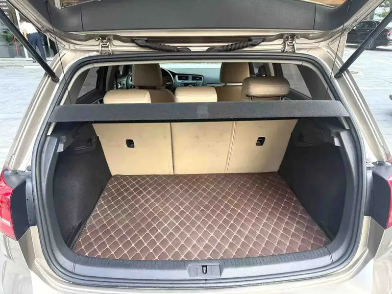 Vehicle photo 15