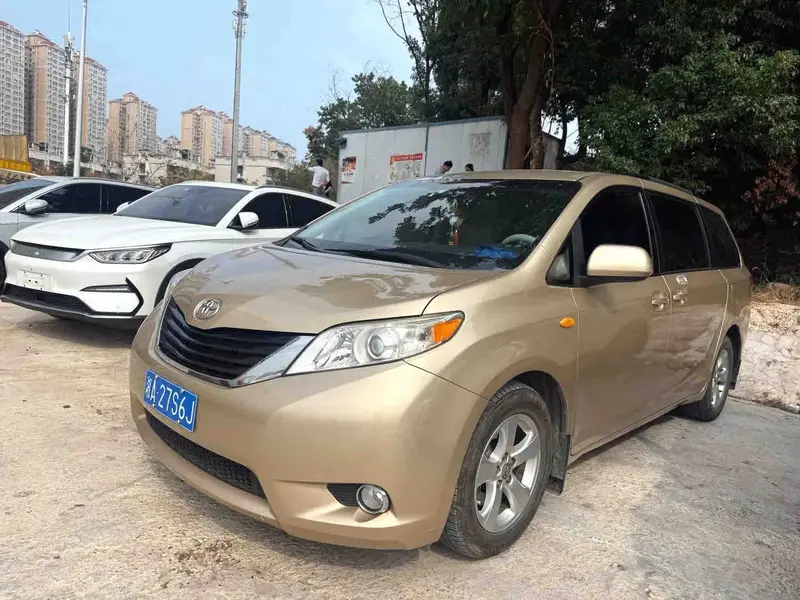 2012 Toyota Sienna 2.7L AT US Spec